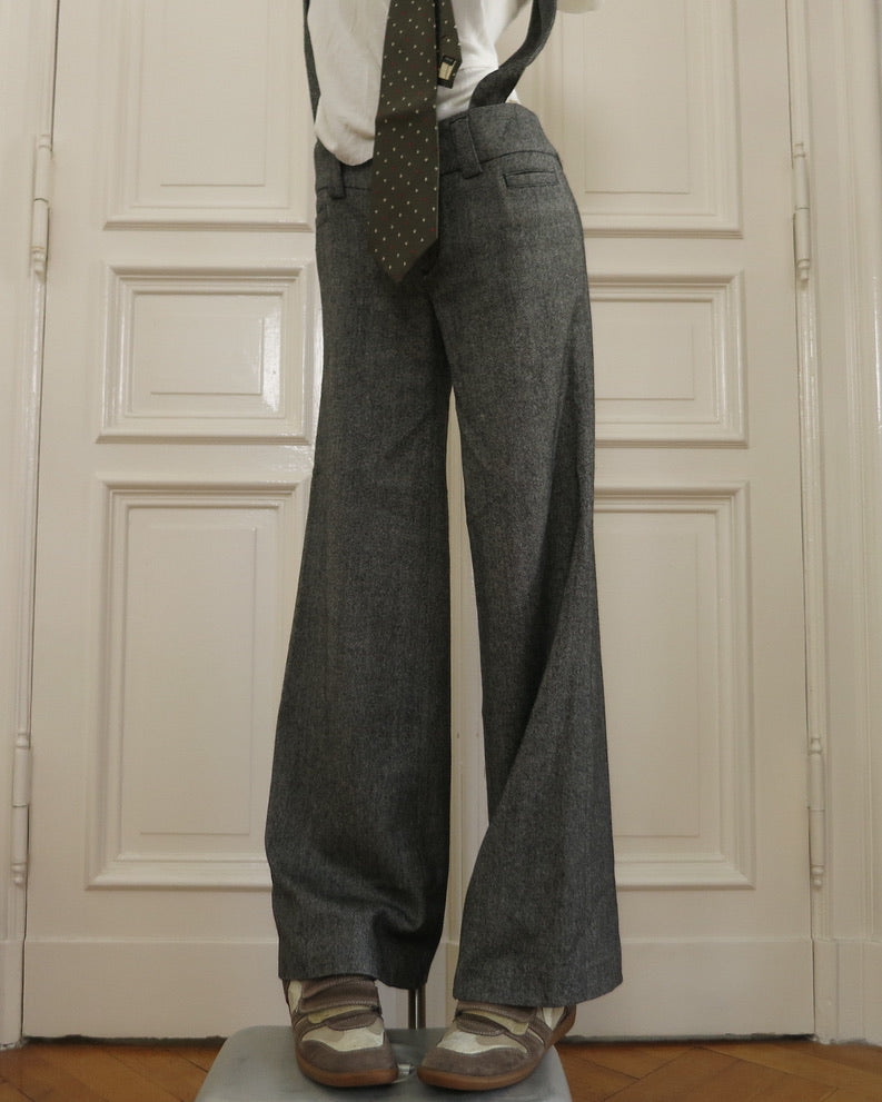 Trousers with suspenders
