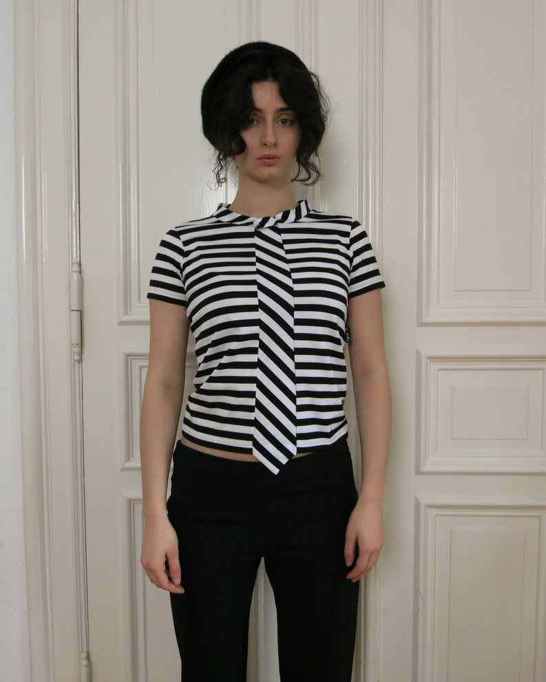 Trompe l'oeil tie top