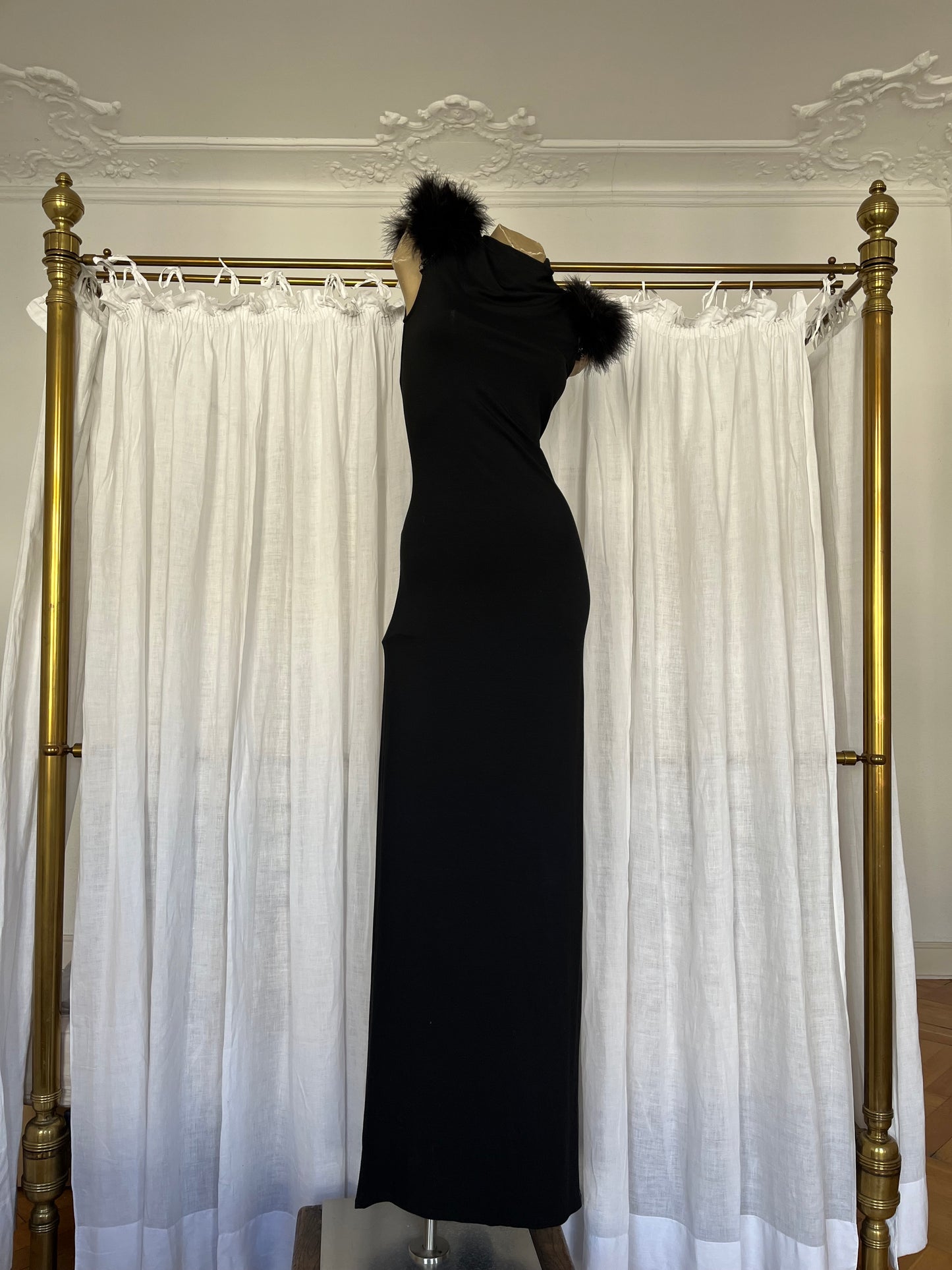 Bodycon jersey long dress with feathers