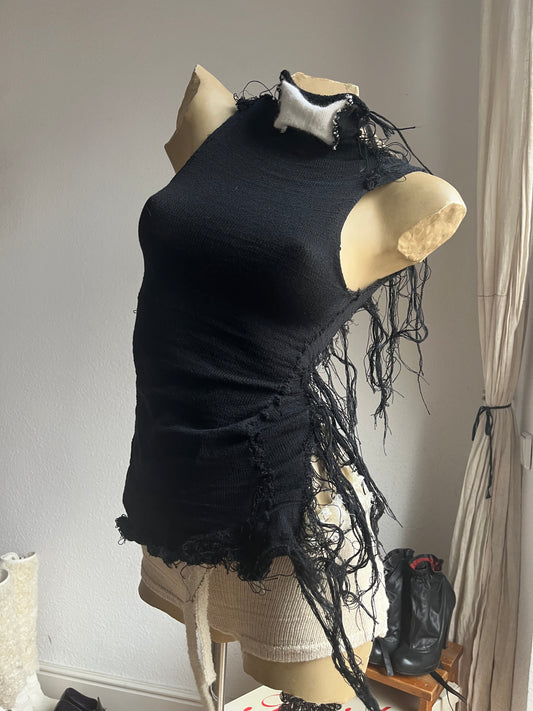 annina priestess top