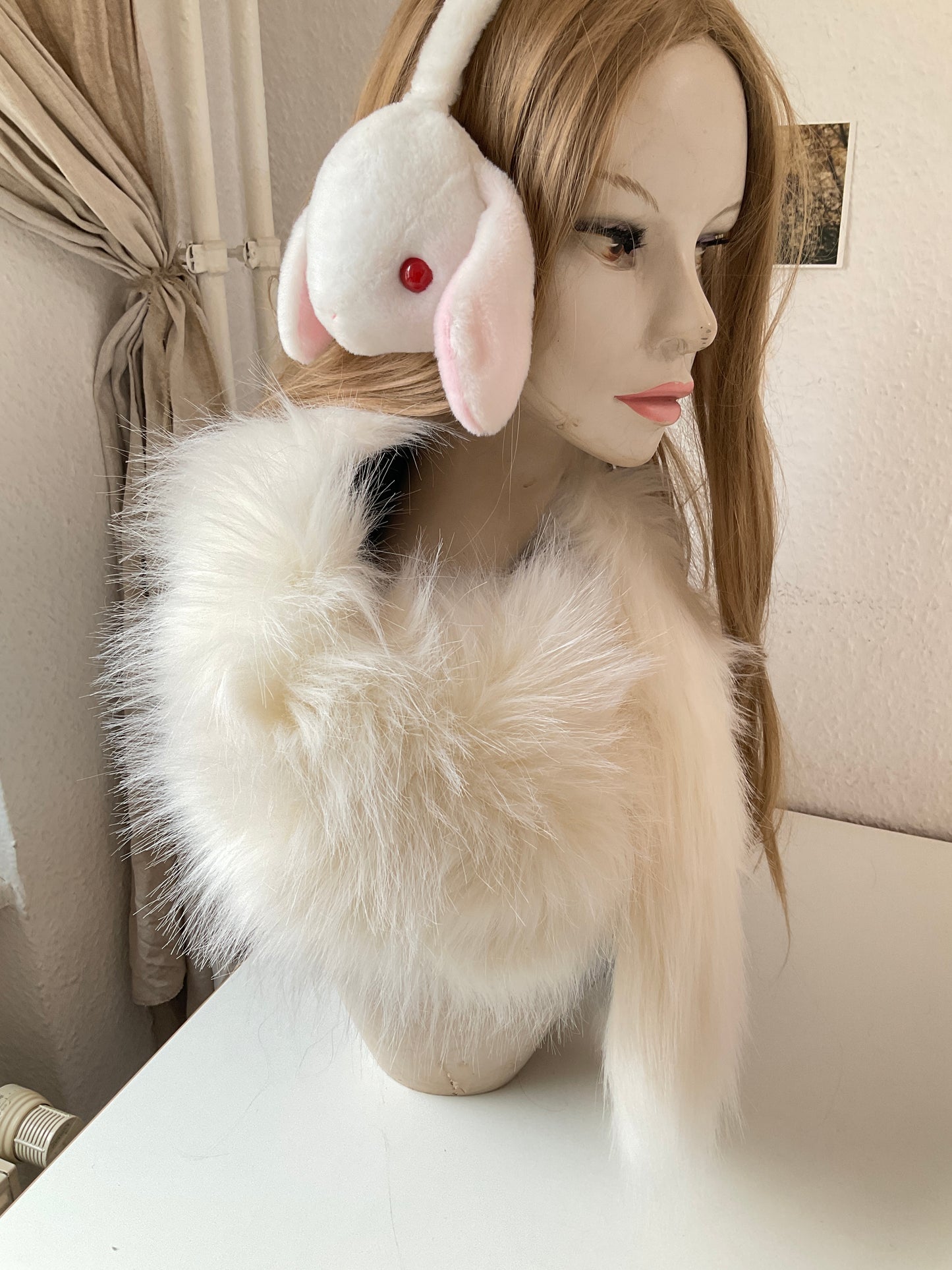 Elegant faux fur scarf