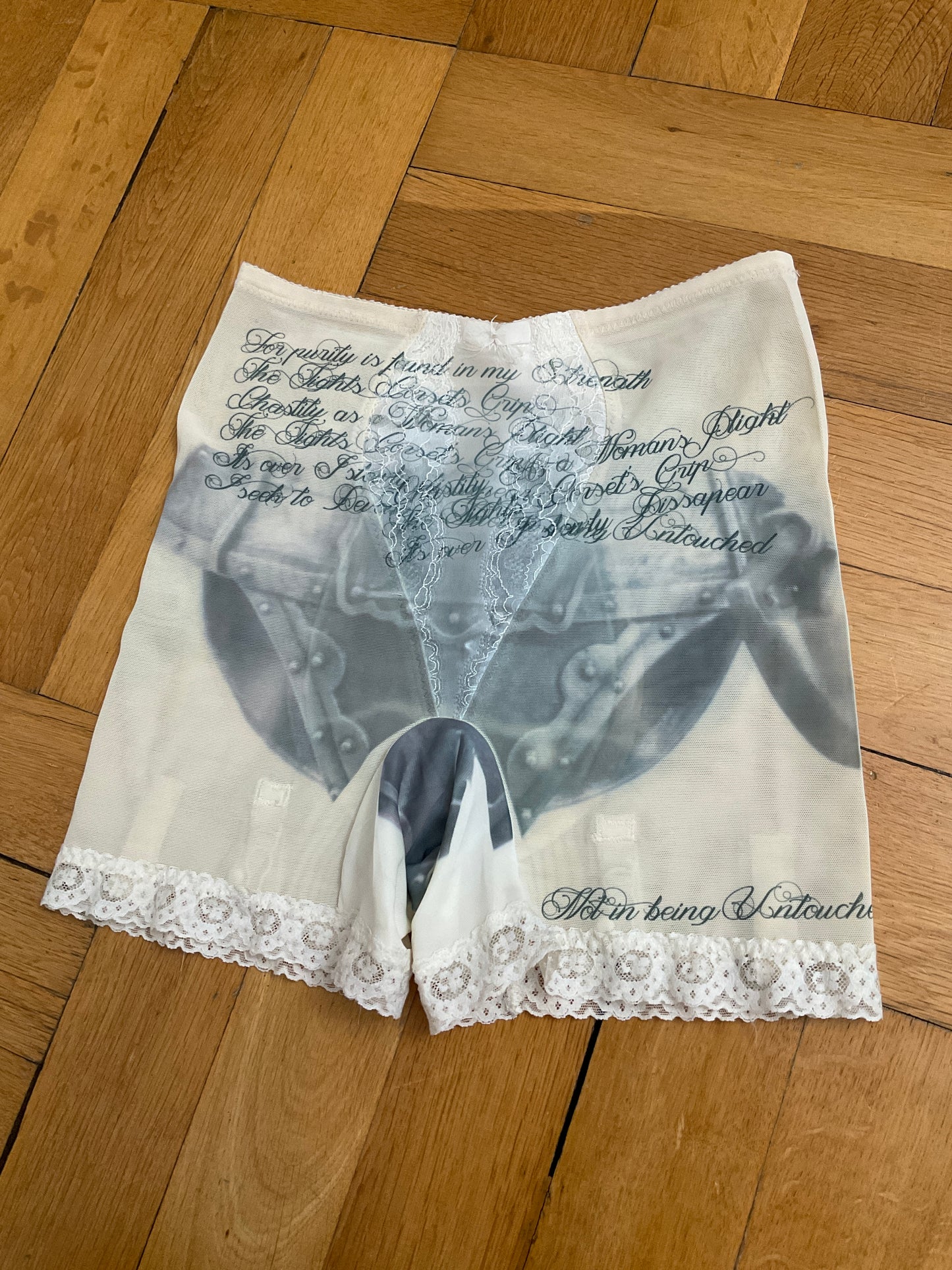annina x ex-myszka chastity belt shorts