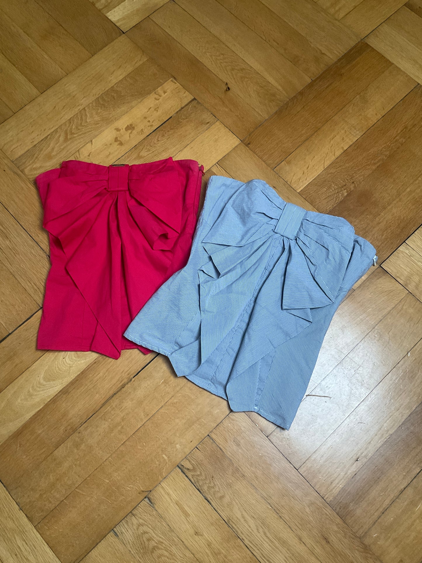 Blue bow top