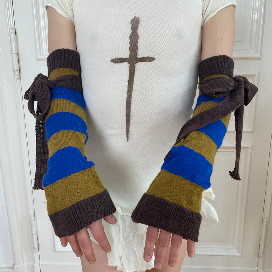 Natascha Domino ~ mohair sleeves with ribbons ii