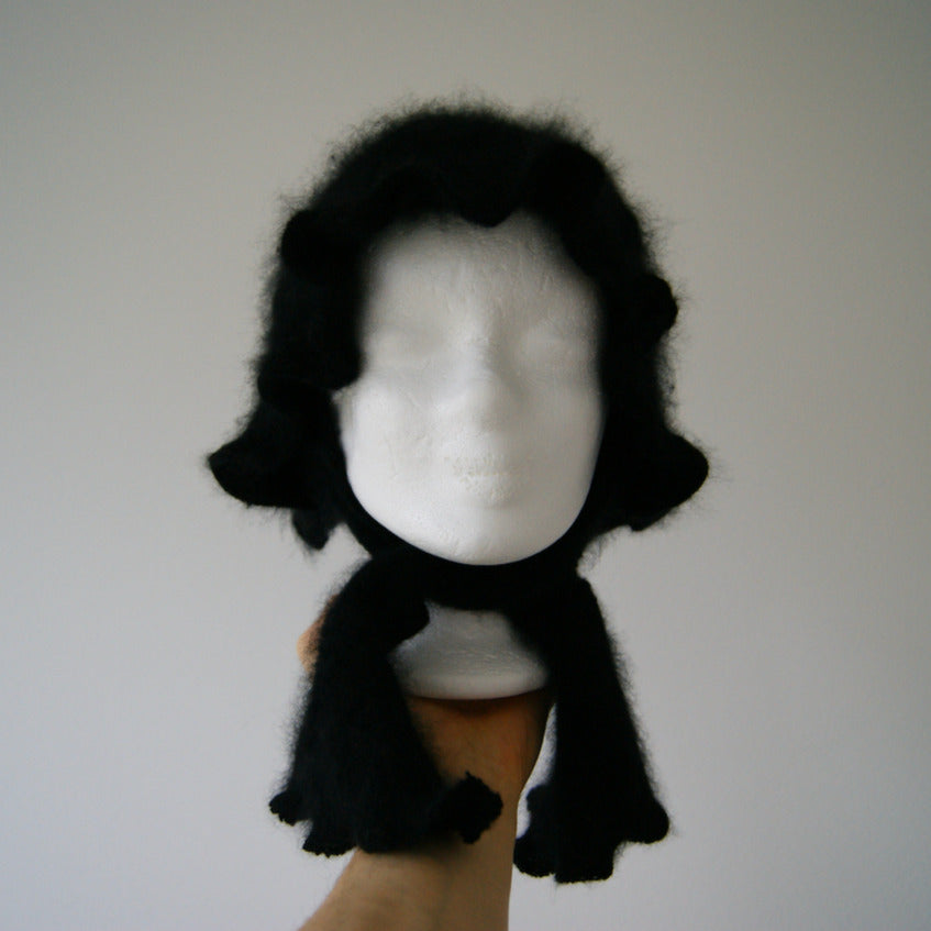 Angora orchid bonnet black