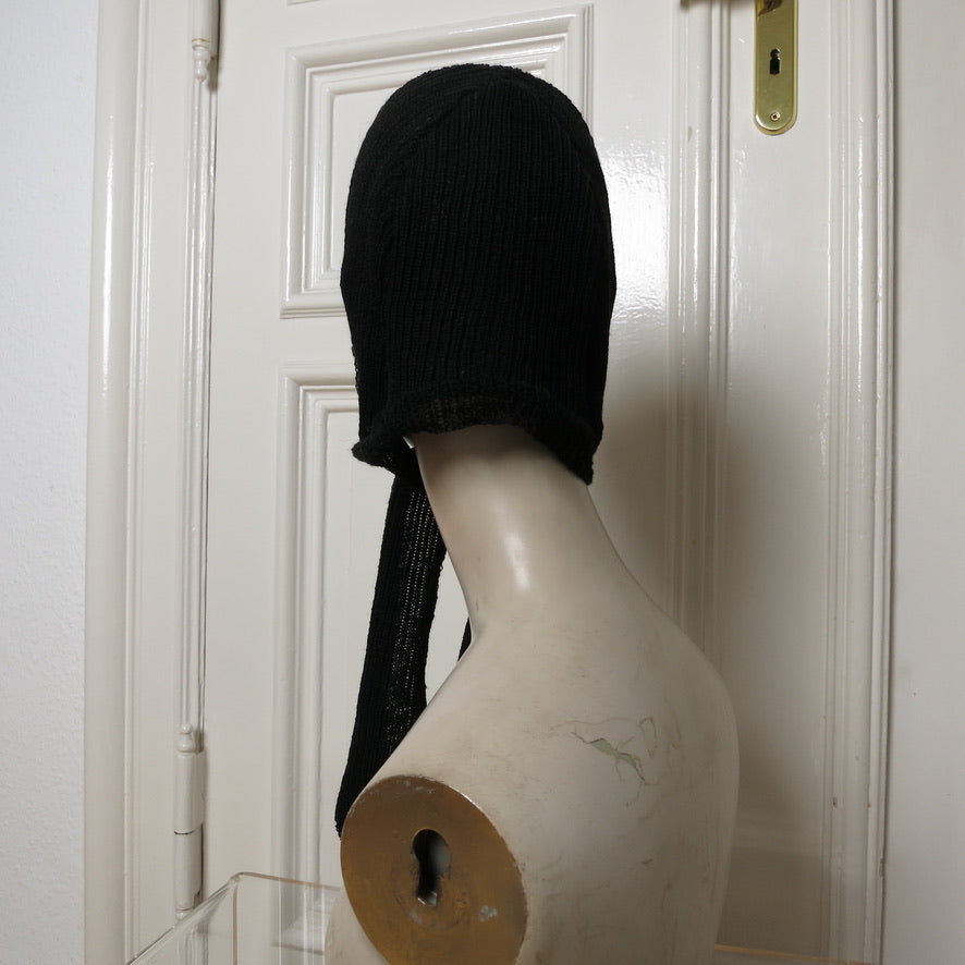 eithne padraigin ni bhraonain ~ black wool bonnet