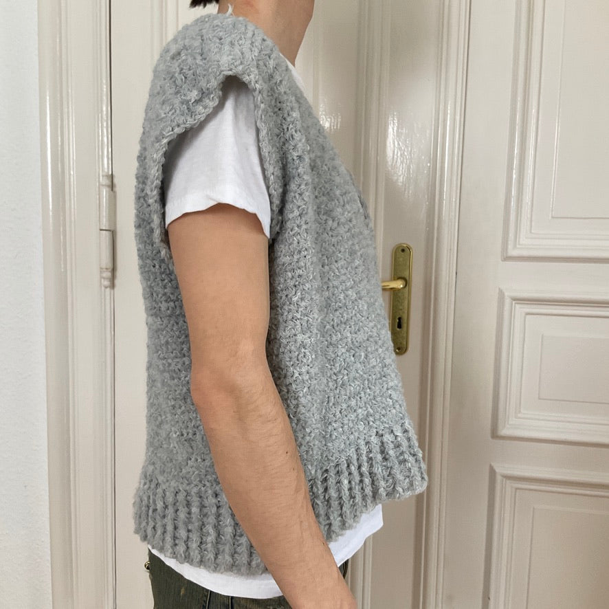 mođđe studio ~ asymmetrical crochet vest