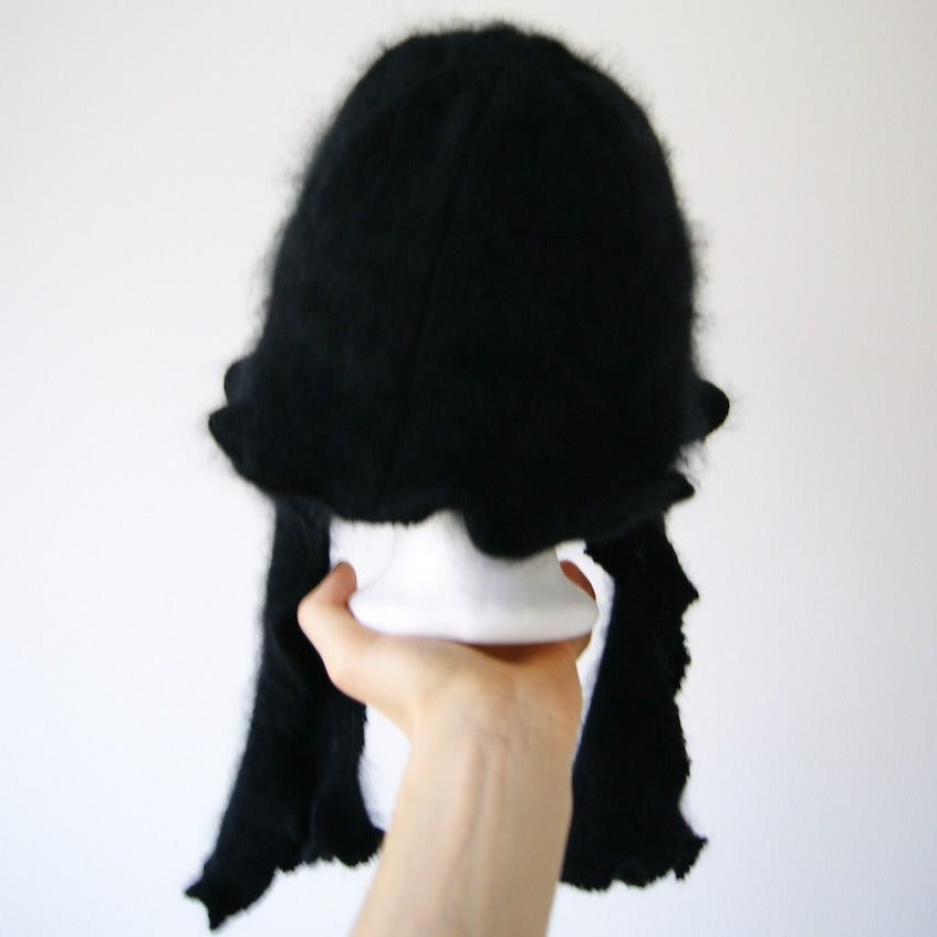 Angora orchid bonnet black