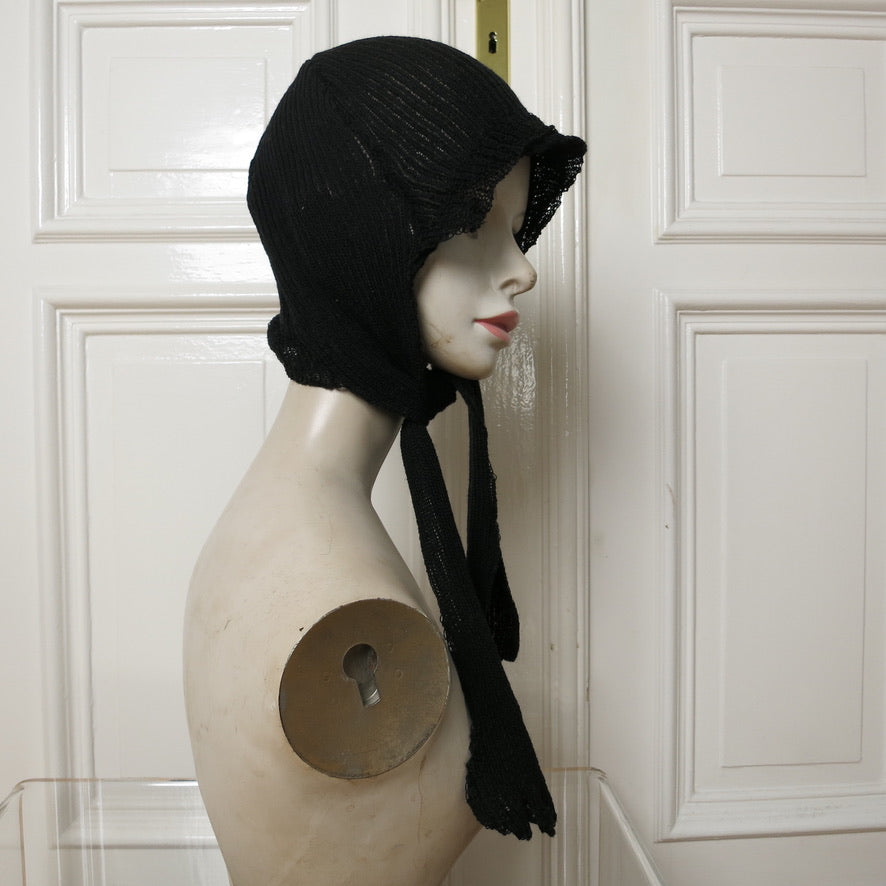 eithne padraigin ni bhraonain ~ black wool bonnet
