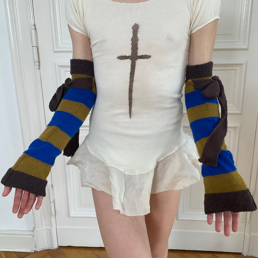 Natascha Domino ~ mohair sleeves with ribbons ii