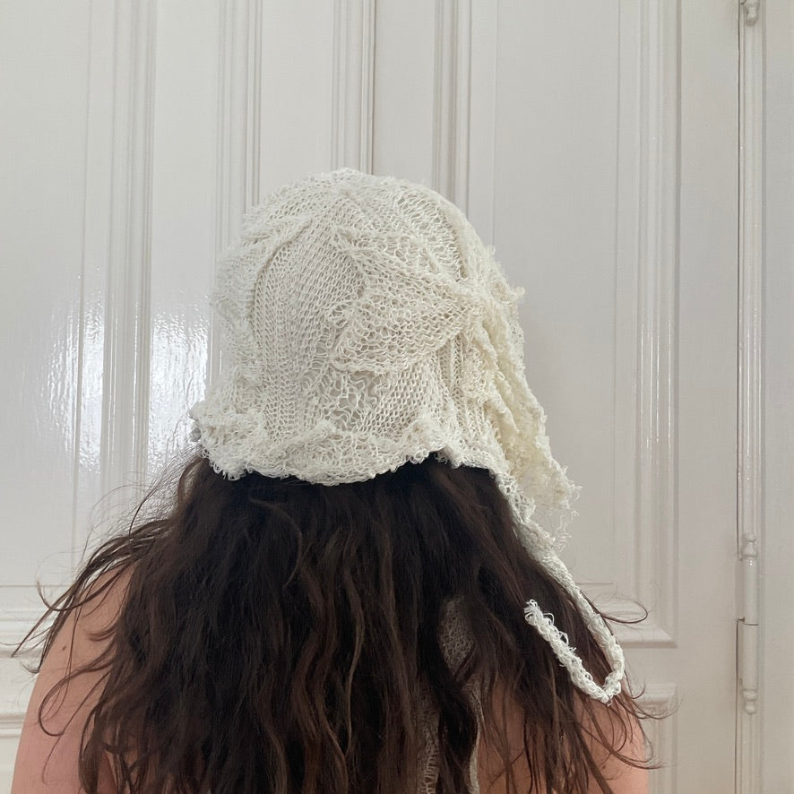 Chunky linen and wool orchid bonnet