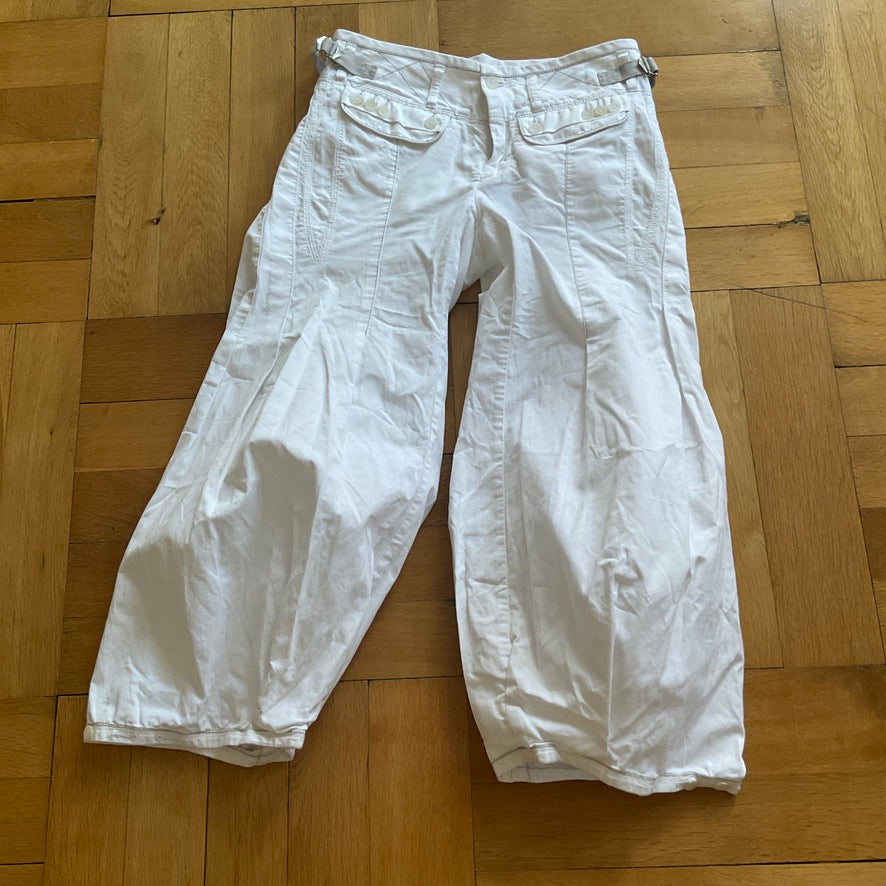Girbaud white capris