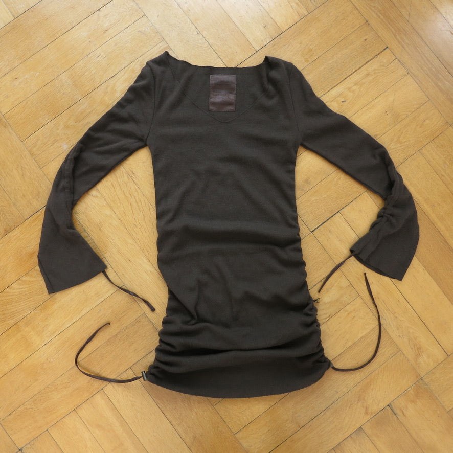 Brown knit dress with gatherings