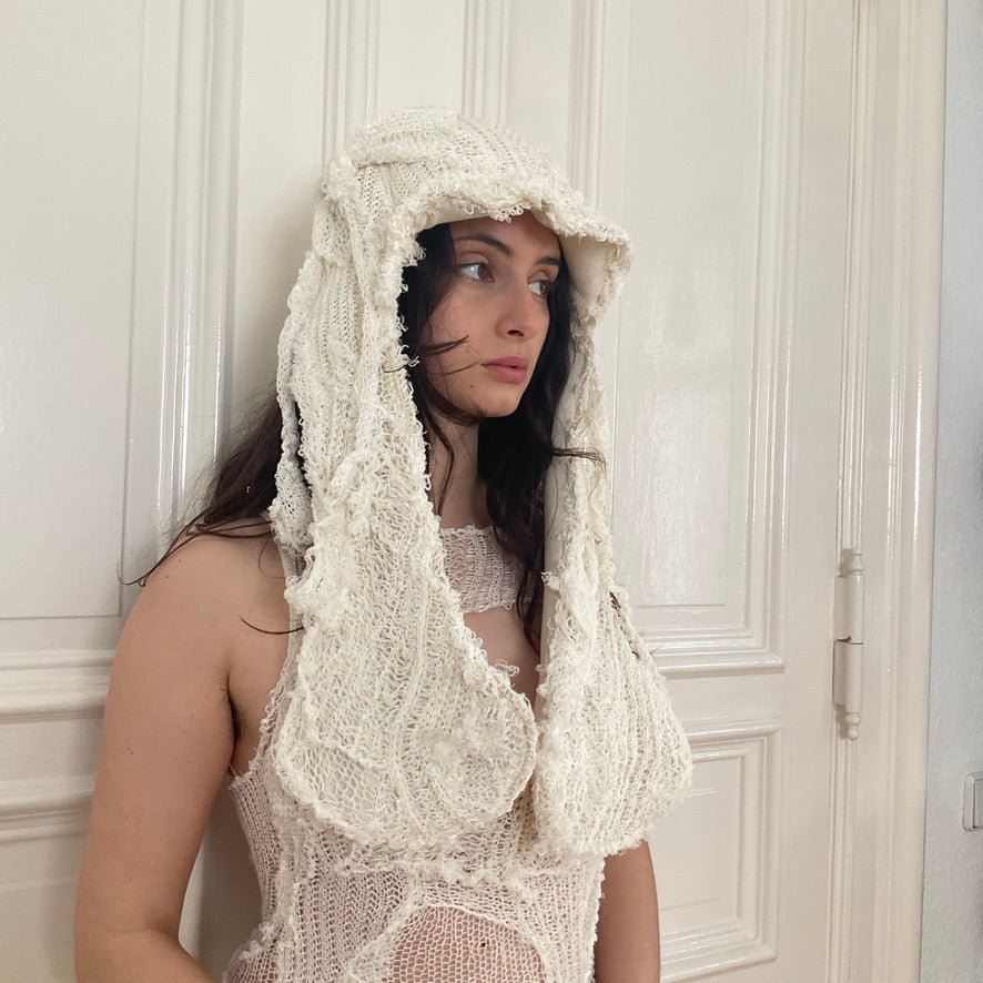 Chunky linen and wool orchid bonnet