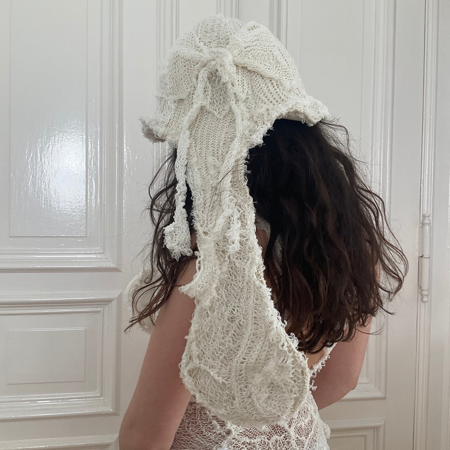 Chunky linen and wool orchid bonnet