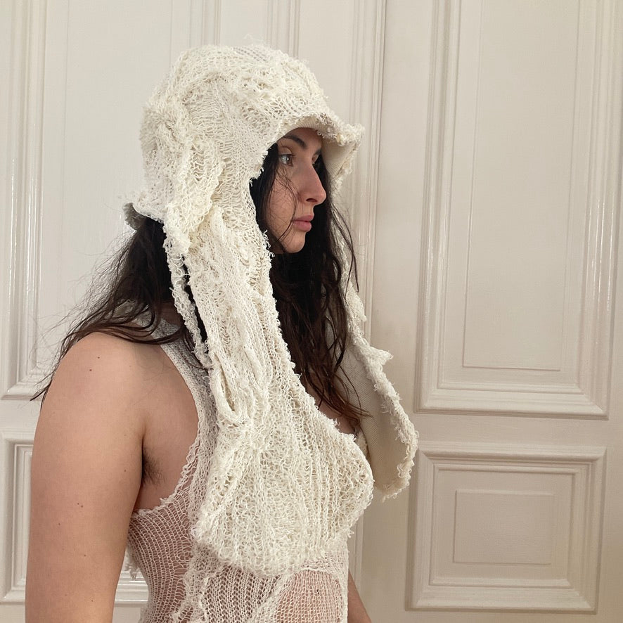 Chunky linen and wool orchid bonnet