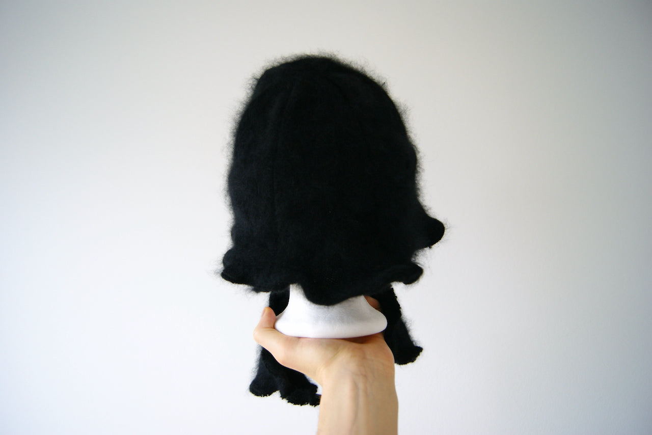 Angora orchid bonnet black