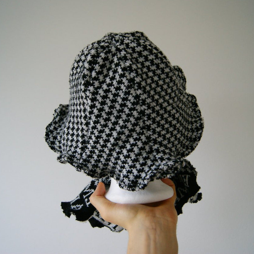 Armani orchid bonnet