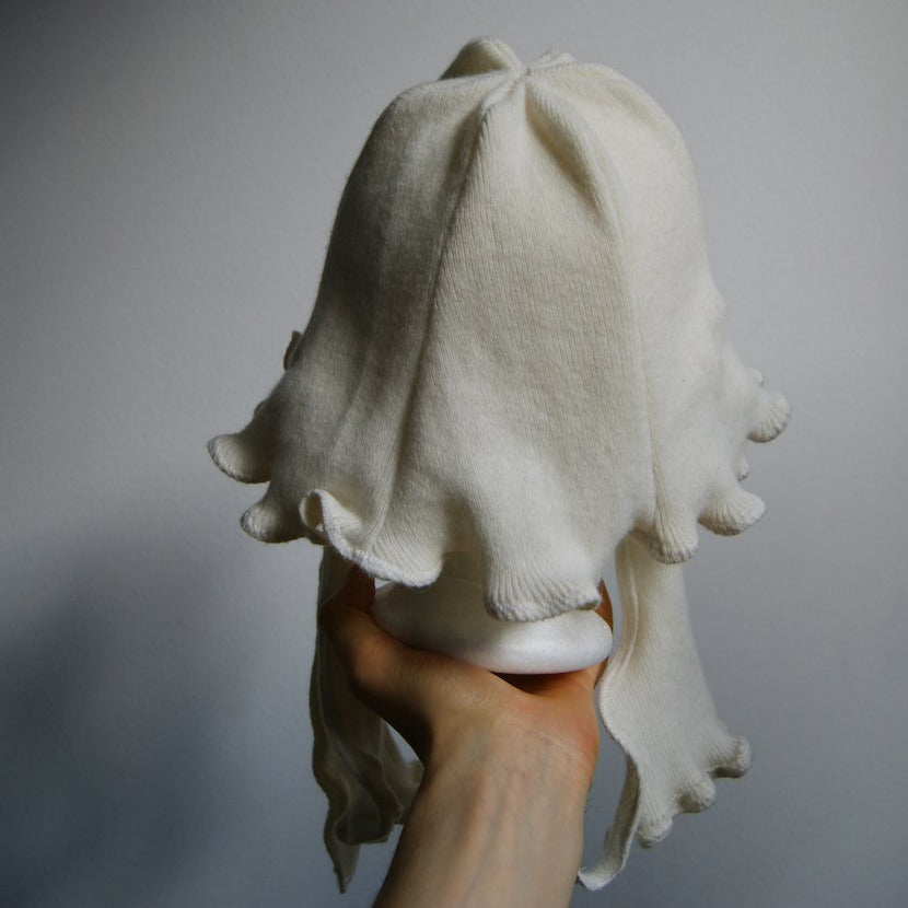 Angora orchid bonnet white