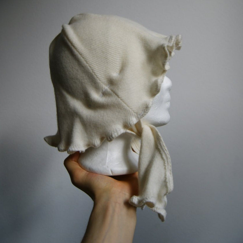 Angora orchid bonnet white