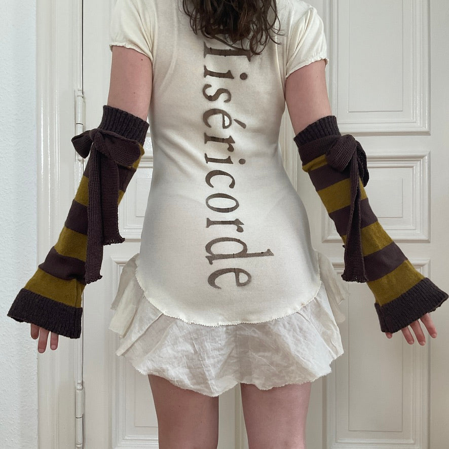 Natascha Domino ~ mohair sleeves with ribbons