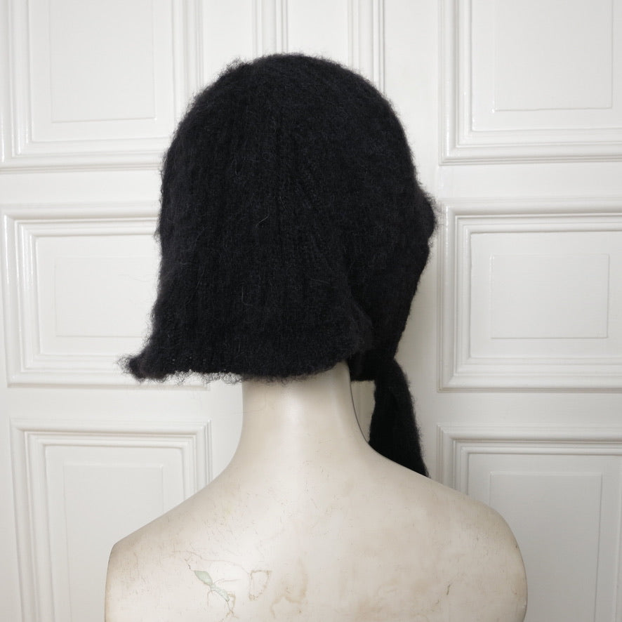 eithne padraigin ni bhraonain ~ fluffy black bonnet