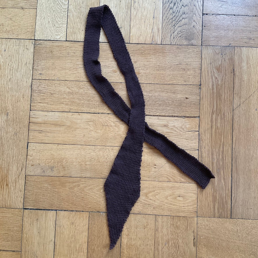 Natascha Domino ~ brown knit tie