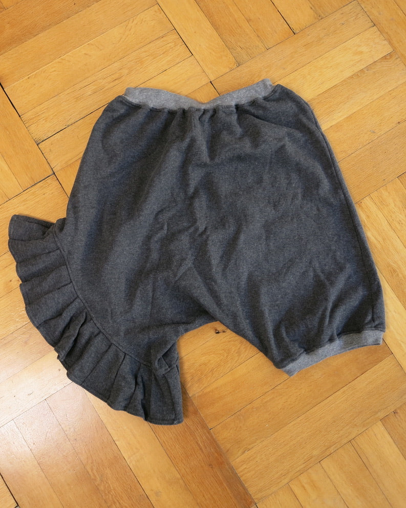 Gomme asymmetrical shorts