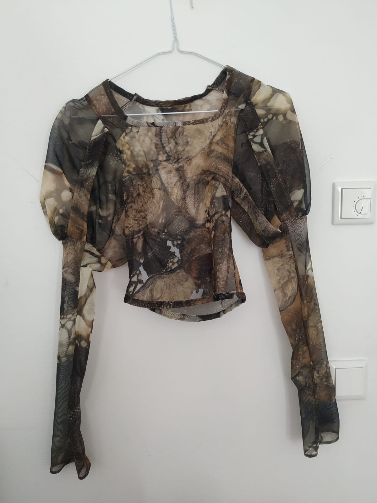 Paned sleeve mesh top, size XS
