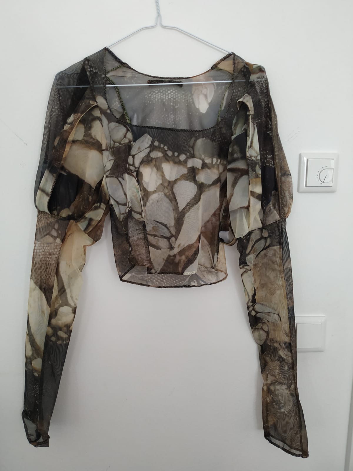 Paned sleeve mesh top, size S