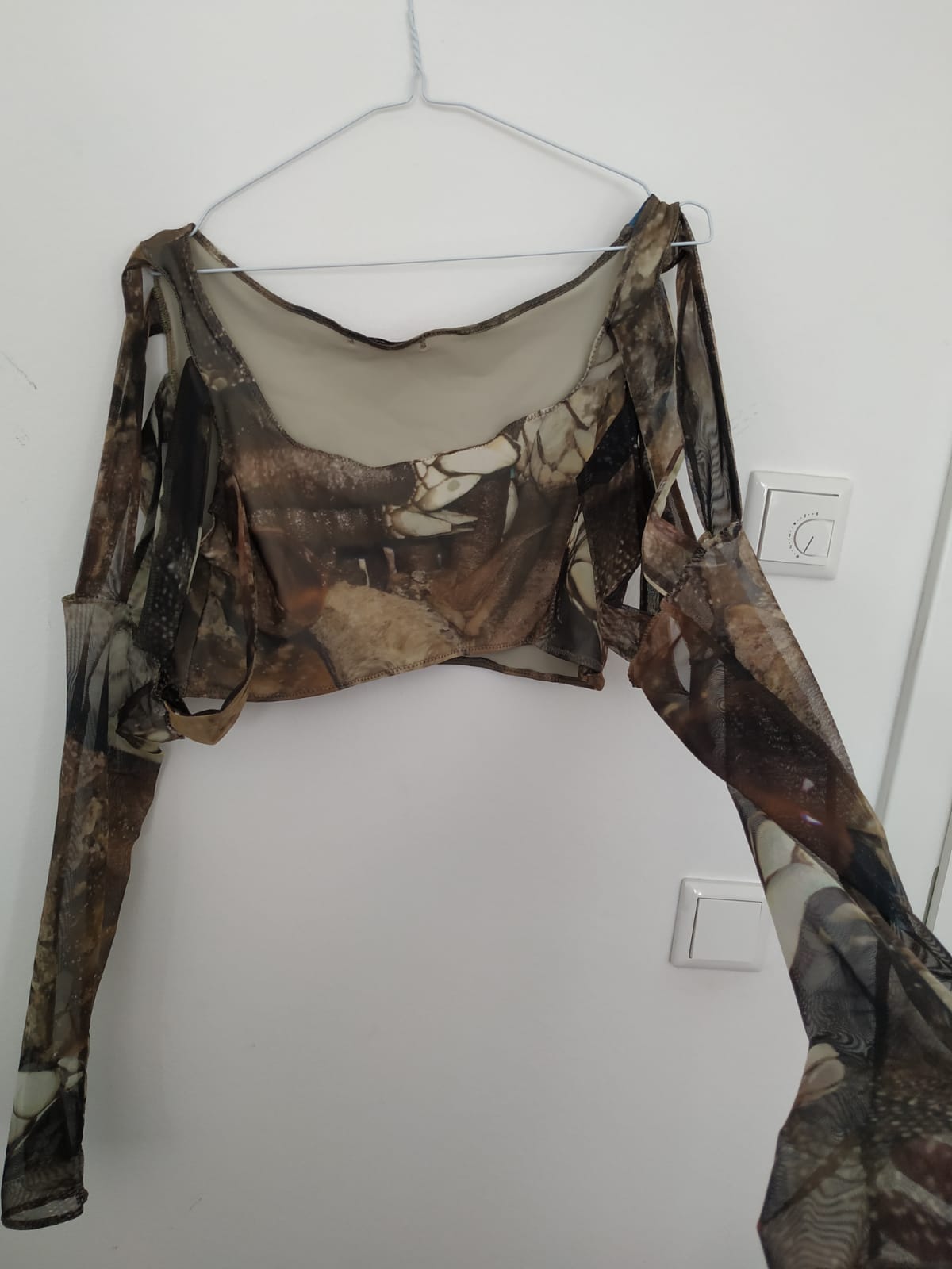 Double-layered mesh crop top, size L