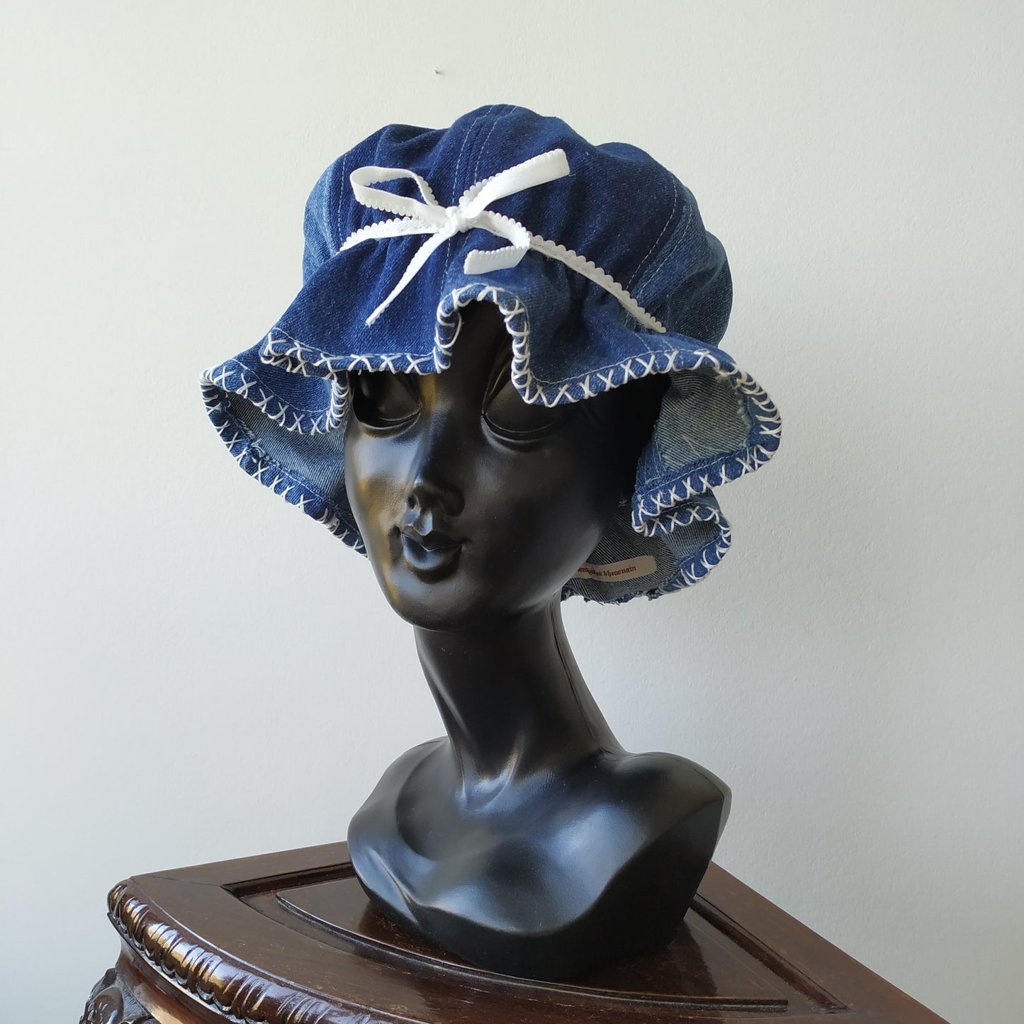Denim orchid bonnet