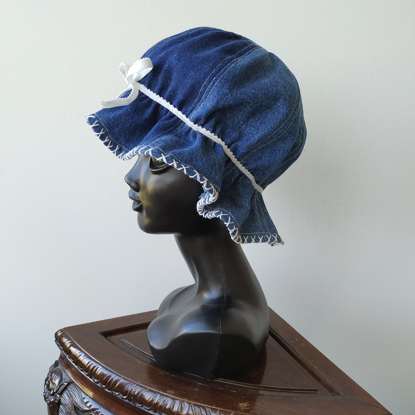 Denim orchid bonnet