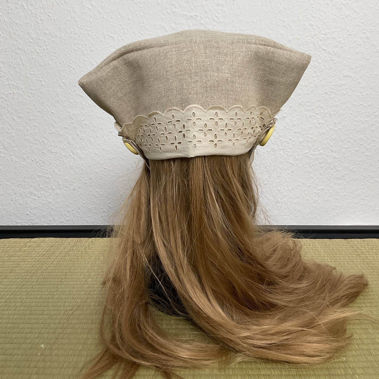 Cotton maiden bonnet
