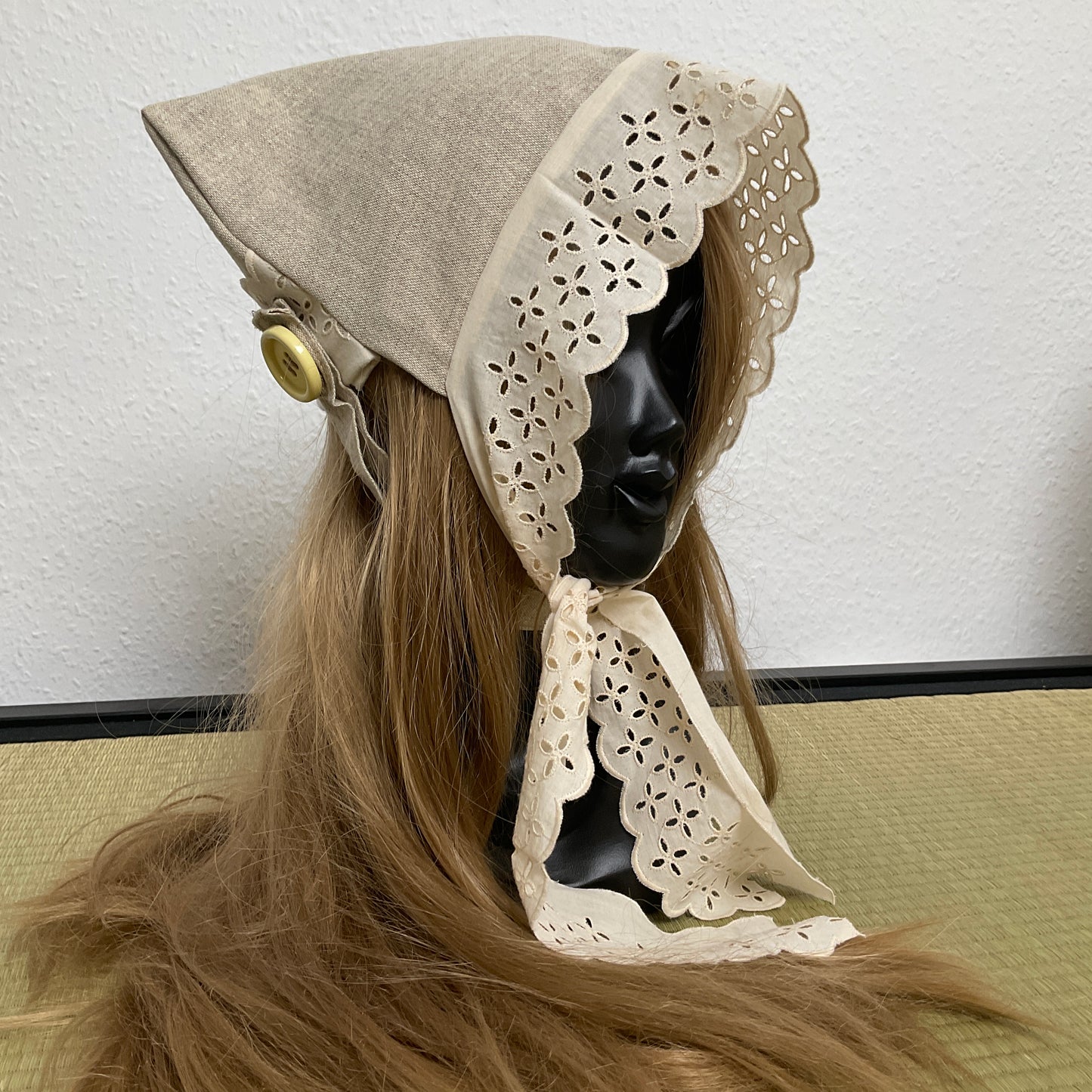 Cotton maiden bonnet