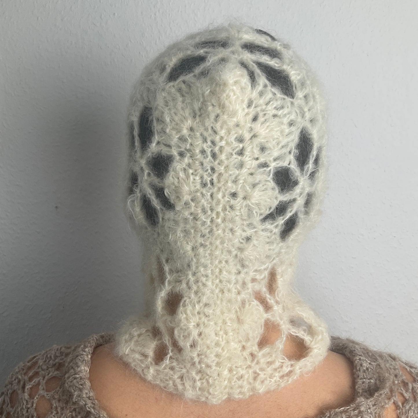 prototype ~ crochet balaclava from mođđe studio