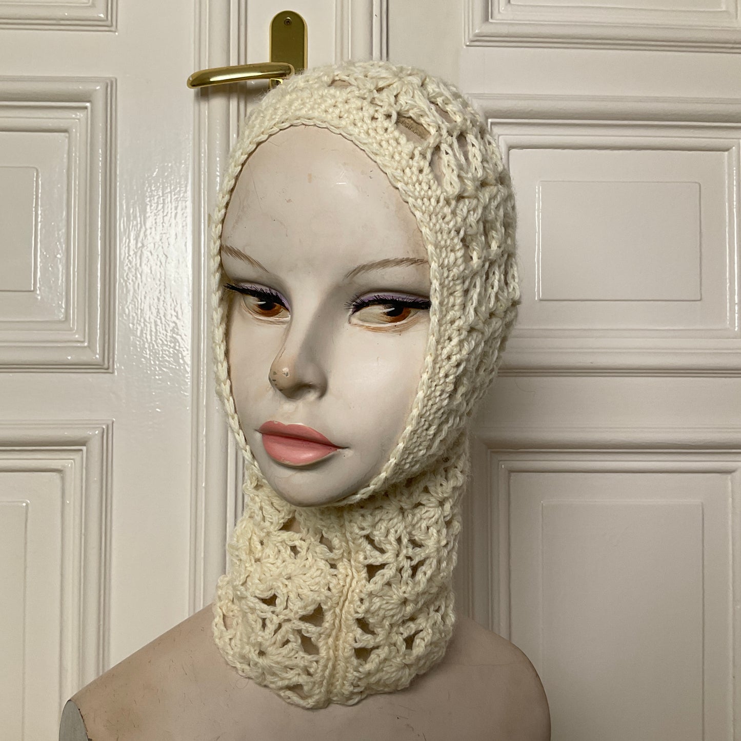 mođđe studio ~ cocoon 1 white crochet balaclava