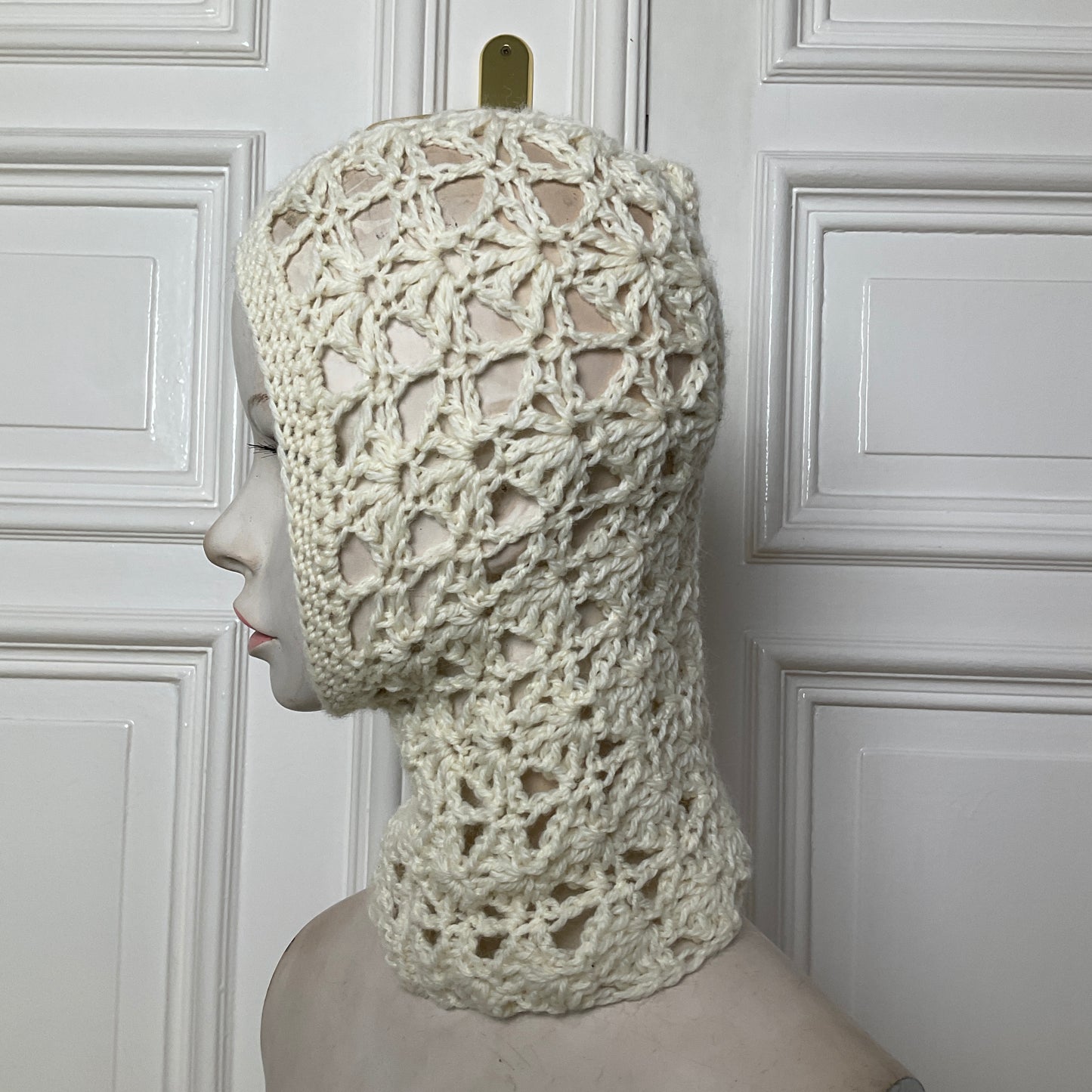 mođđe studio ~ cocoon 1 white crochet balaclava