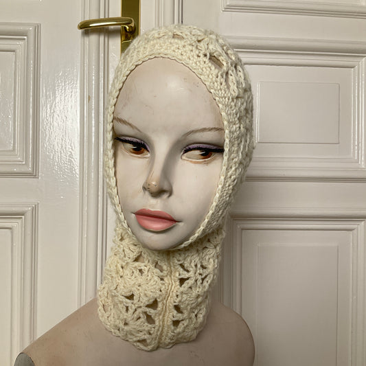 mođđe studio ~ cocoon 1 white crochet balaclava