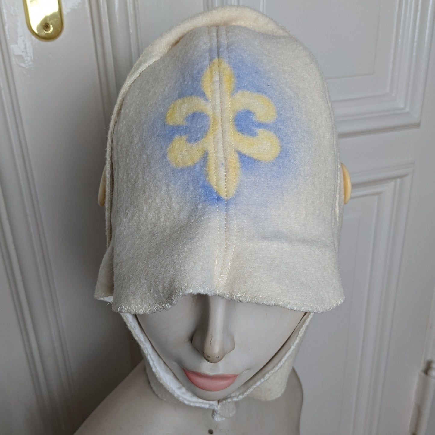 ꒰⑅ᵕ༚ᵕ꒱˖♡ Painted Fleur de Lis Bonnet ♡˖꒰ᵕ༚ᵕ⑅꒱