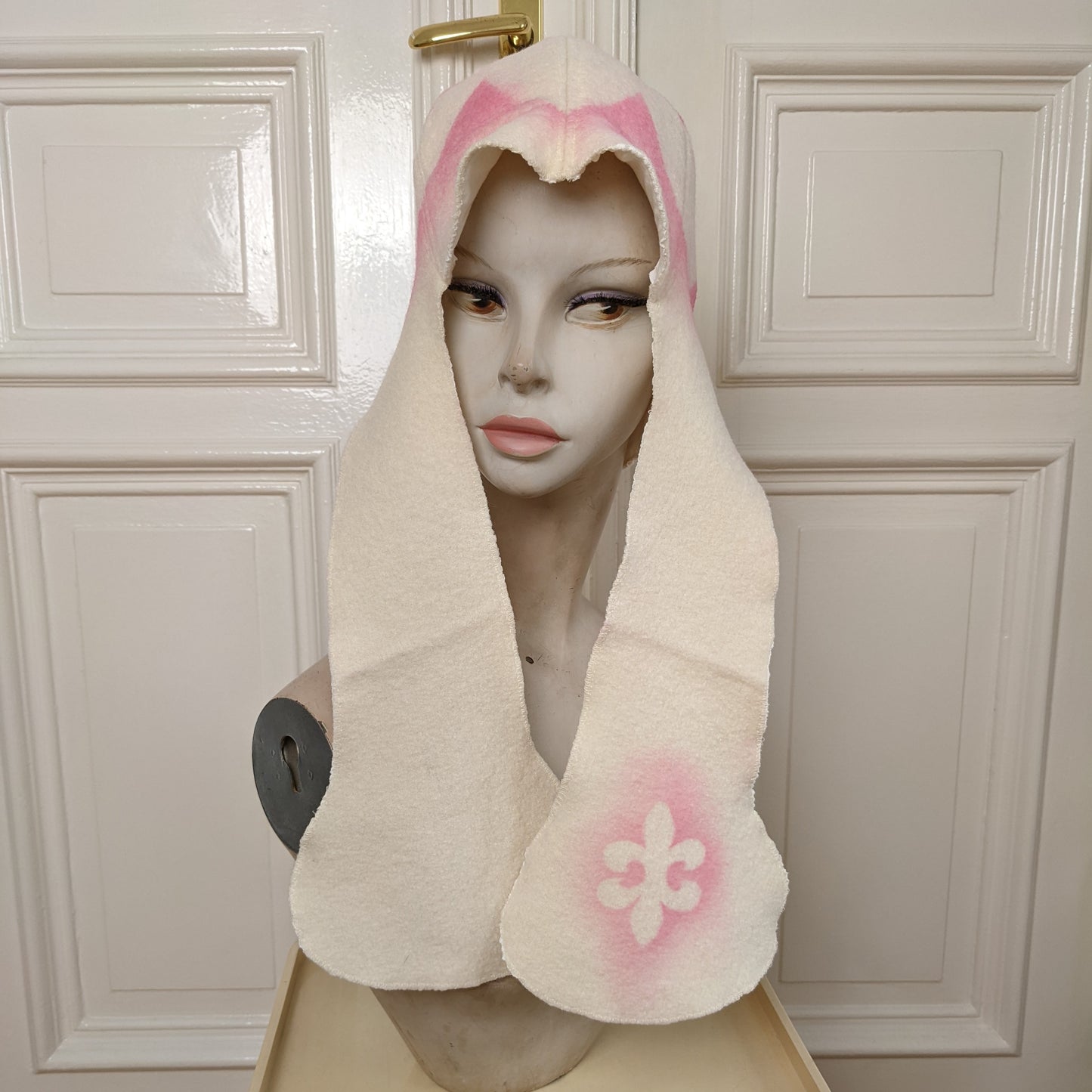 ꒰⑅ᵕ༚ᵕ꒱˖♡ Ivory Fleur de Lis Orchid Bonnet ii ♡˖꒰ᵕ༚ᵕ⑅꒱