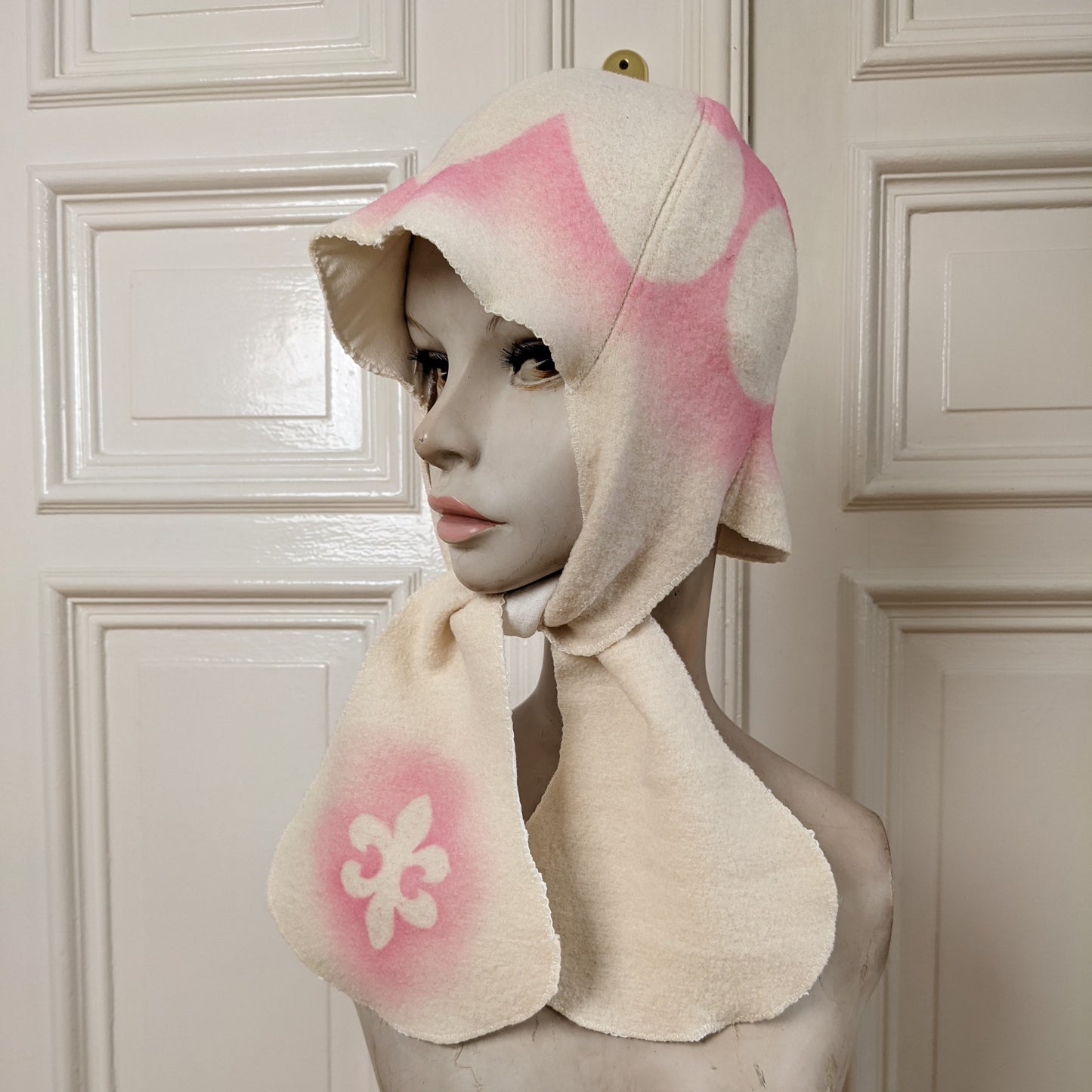 ꒰⑅ᵕ༚ᵕ꒱˖♡ Ivory Fleur de Lis Orchid Bonnet ii ♡˖꒰ᵕ༚ᵕ⑅꒱