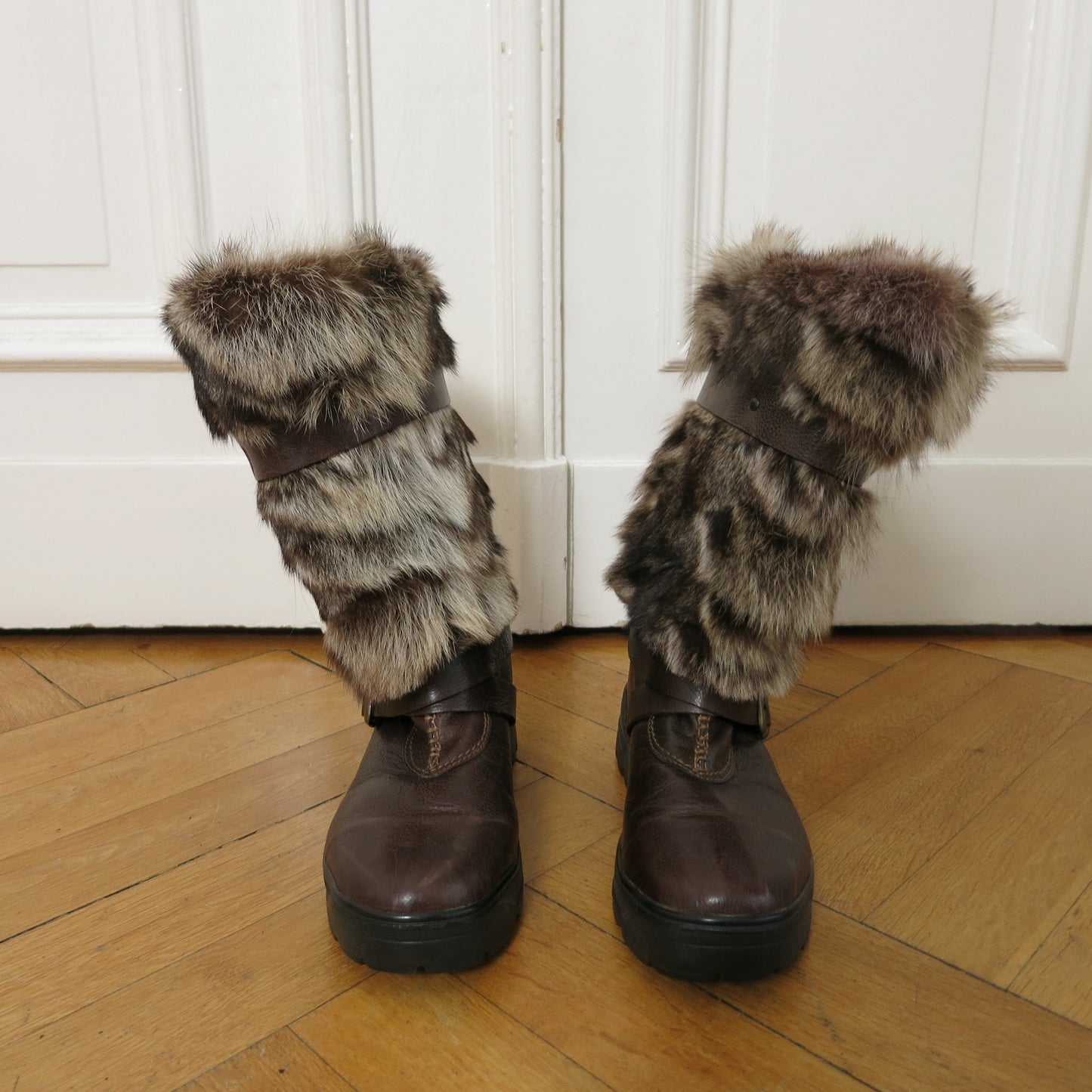 Furry snow boots