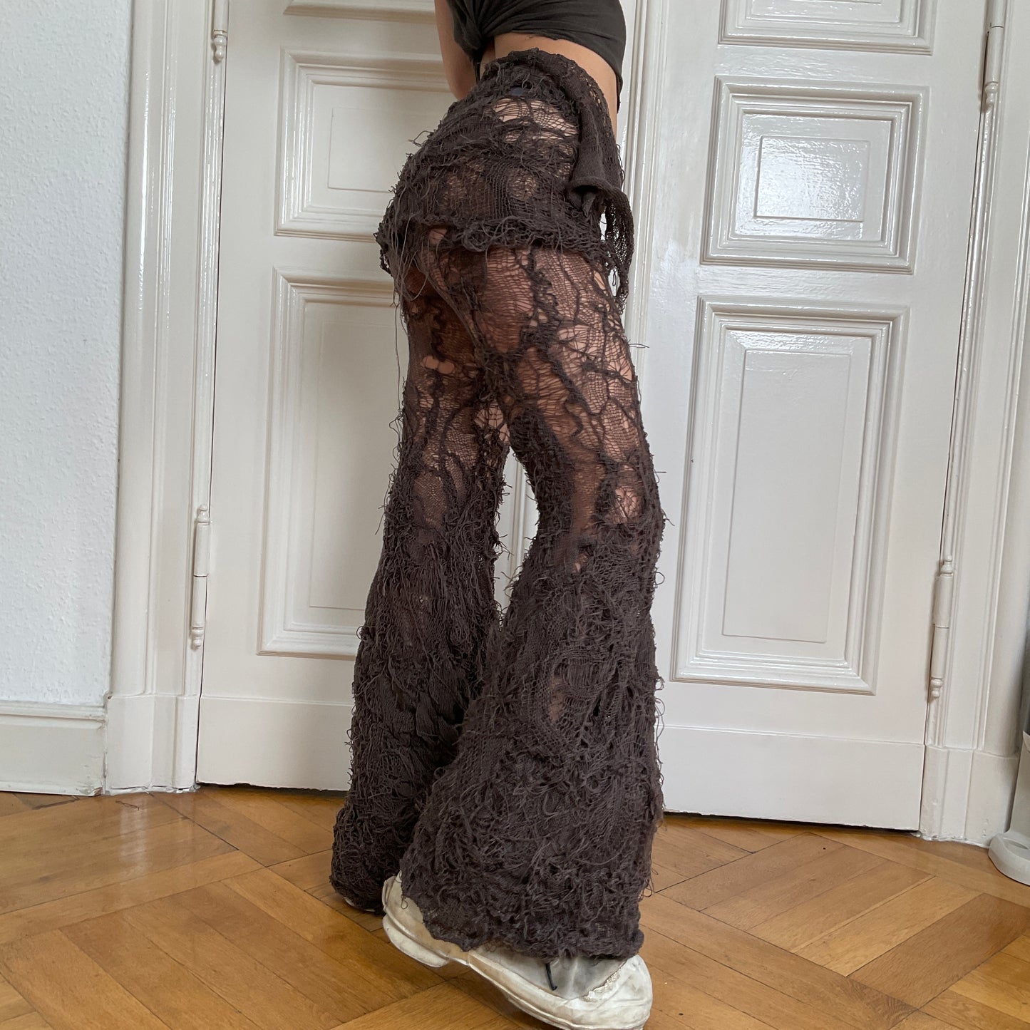 gargarox ~ Brown distressed pants