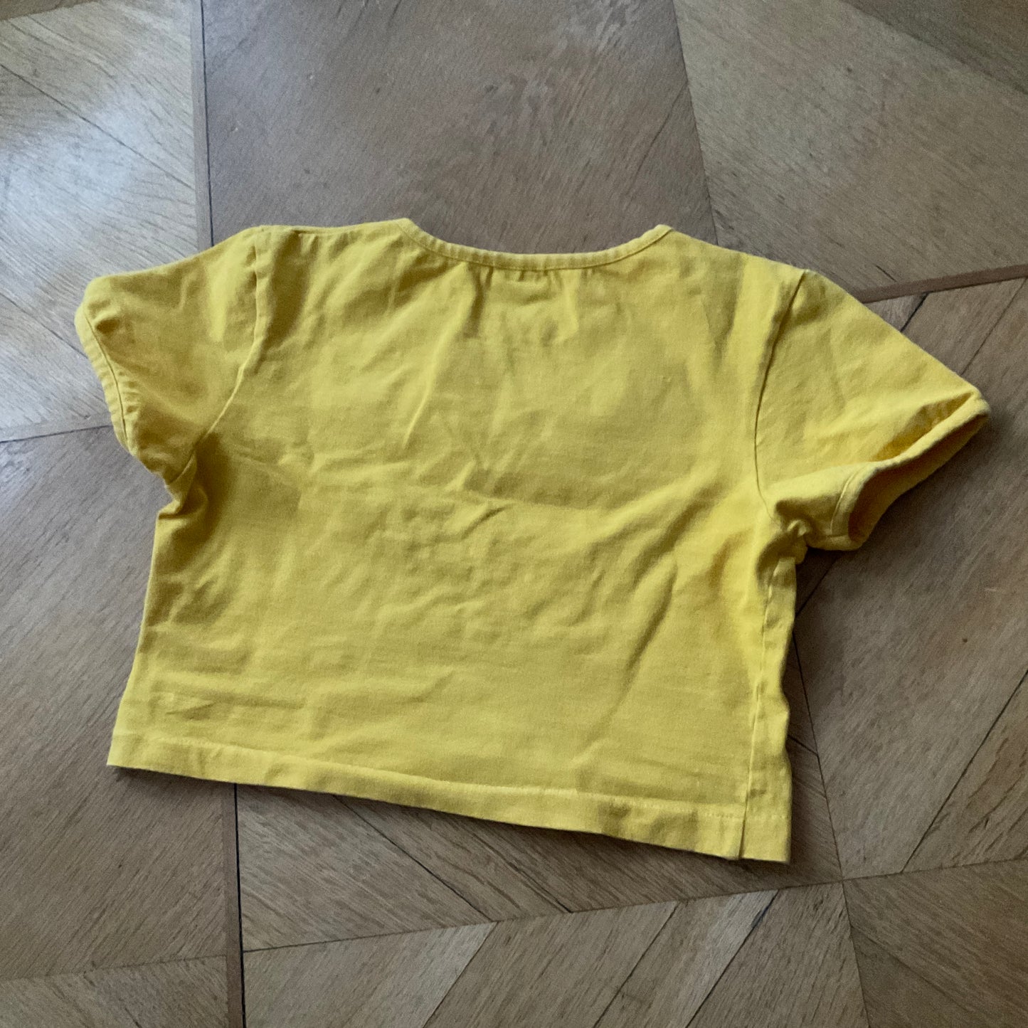 Yellow 90s t-shirt