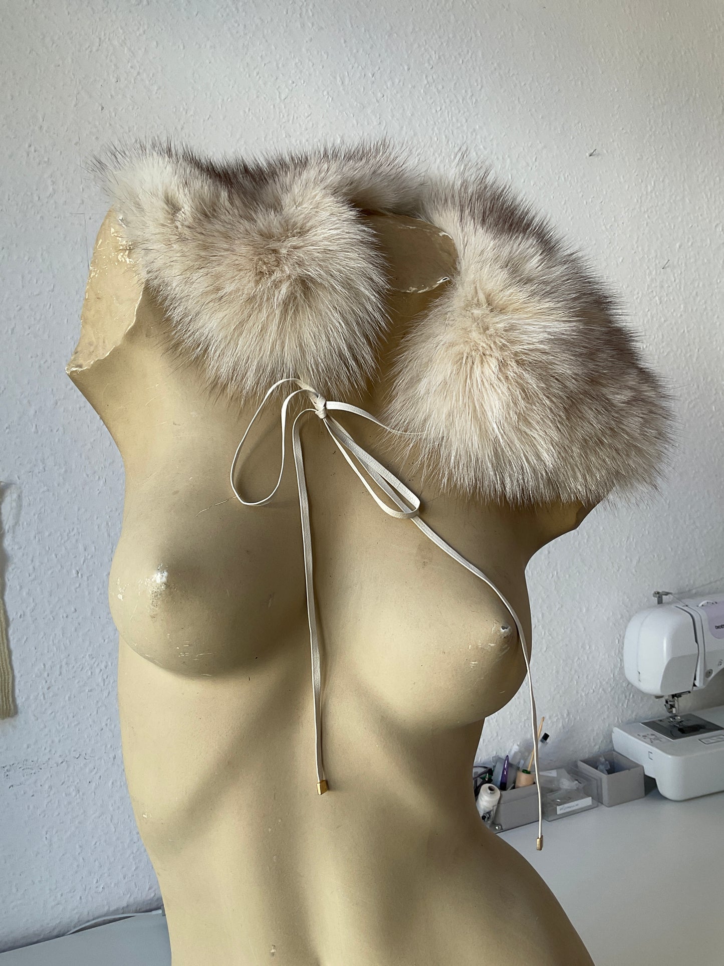 Novespazio fur collar