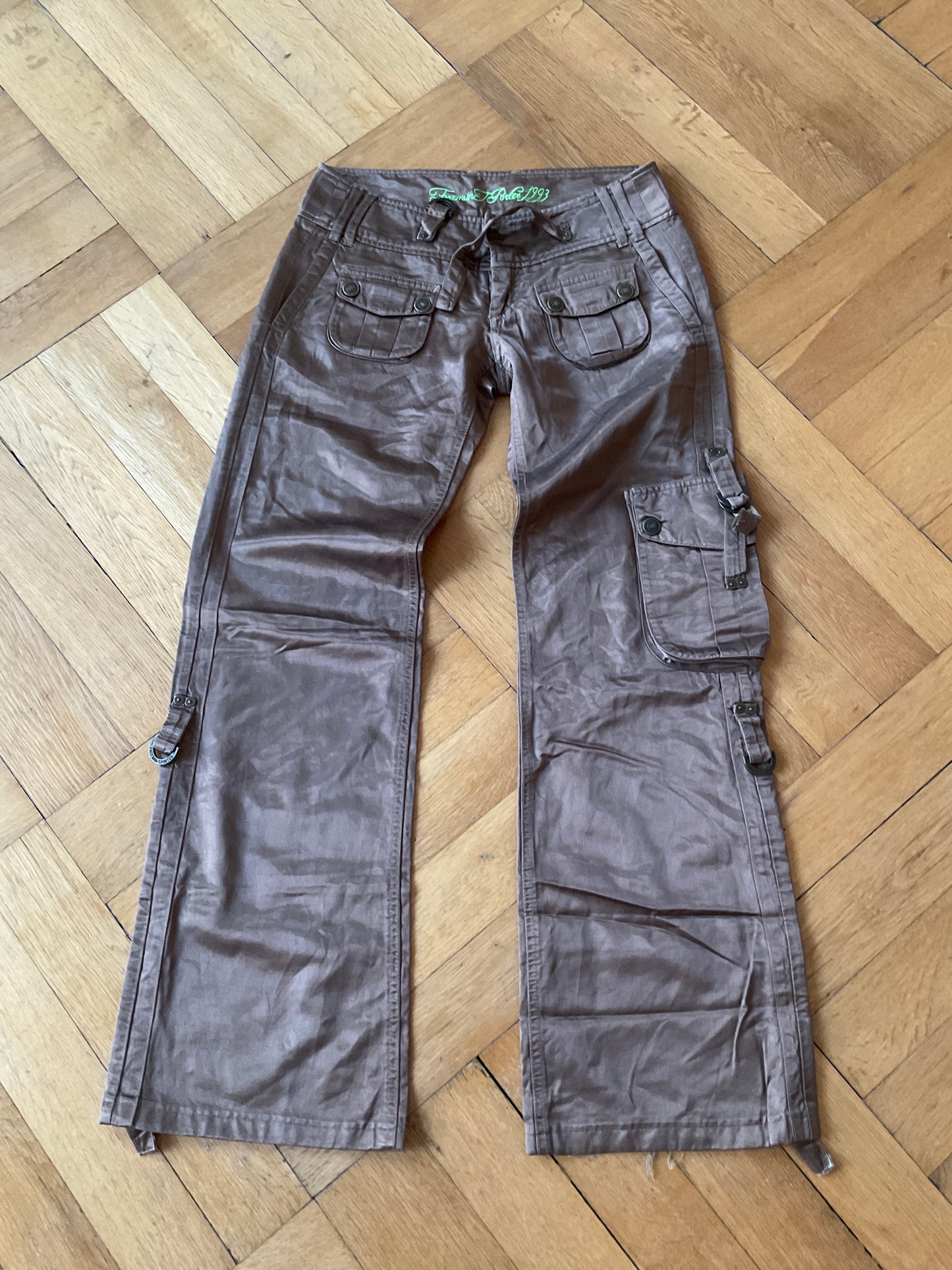 Low rise shiny cargos