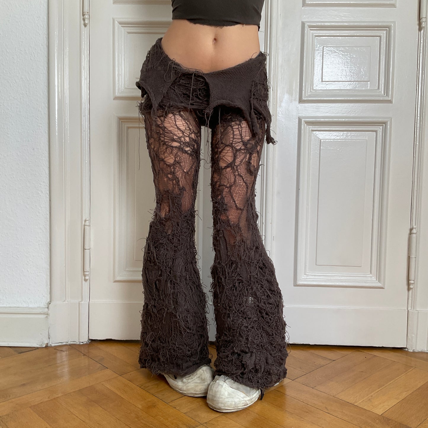 gargarox ~ Brown distressed pants