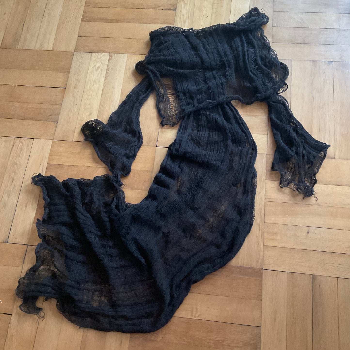 gargarox ~ Black widow gown