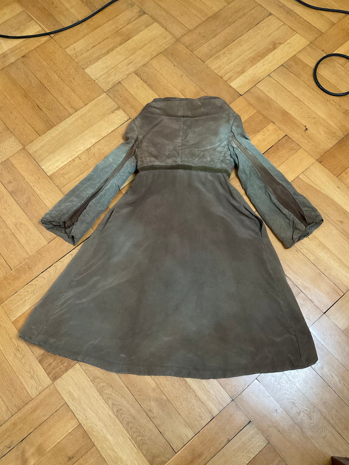 Alexander Mcqueen silk spring coat
